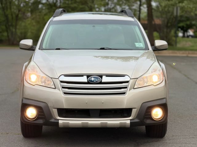 2014 Subaru Outback 2.5i Limited Image 3 of 45