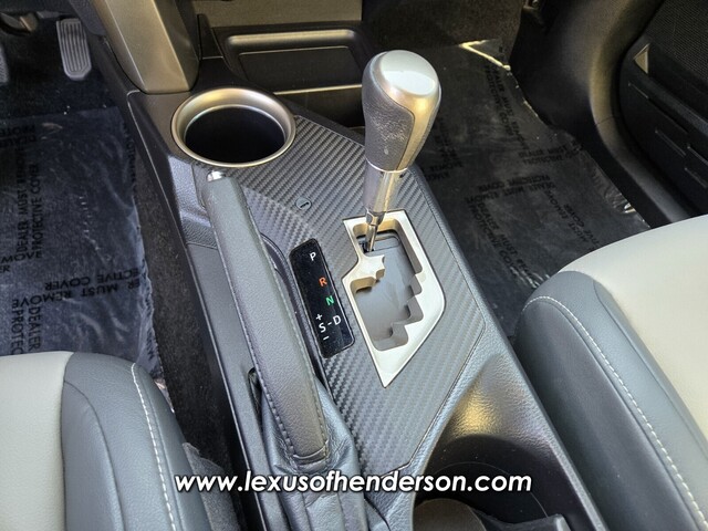 Vehicle image 27 of 34