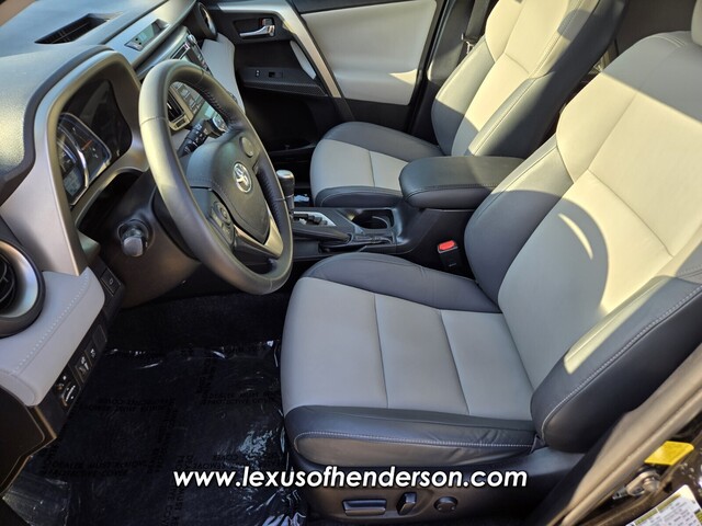 Vehicle image 11 of 34