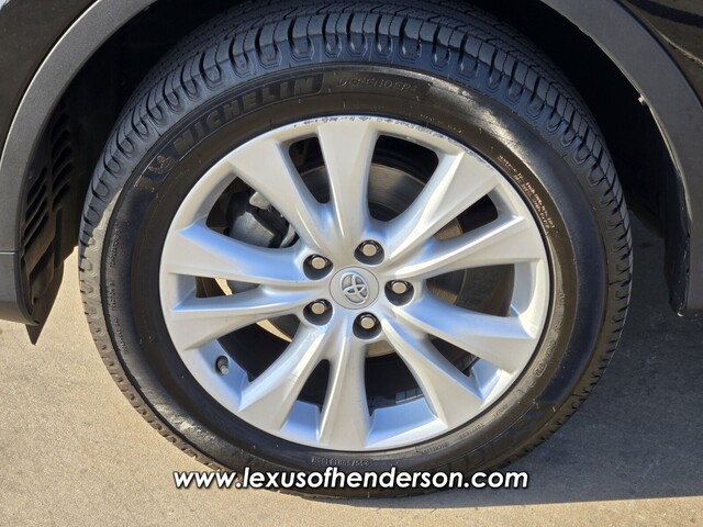 Vehicle image 10 of 34