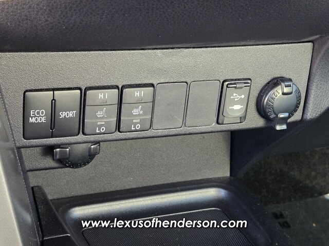 Vehicle image 26 of 34