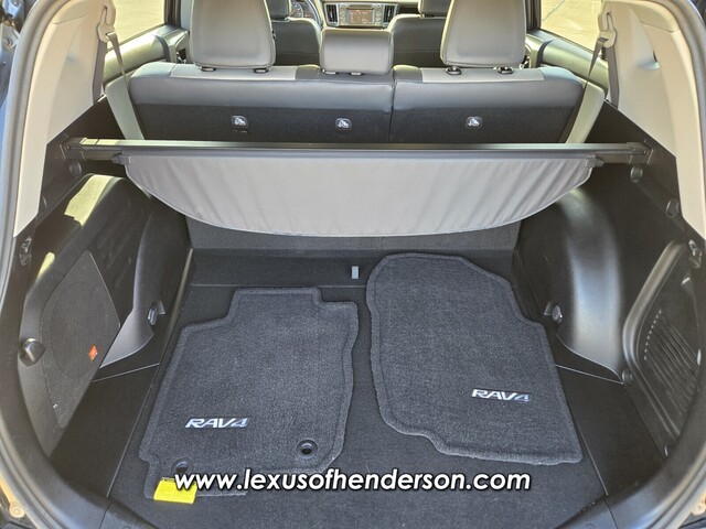 Vehicle image 15 of 34