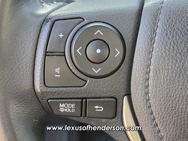 Vehicle image 29 of 34