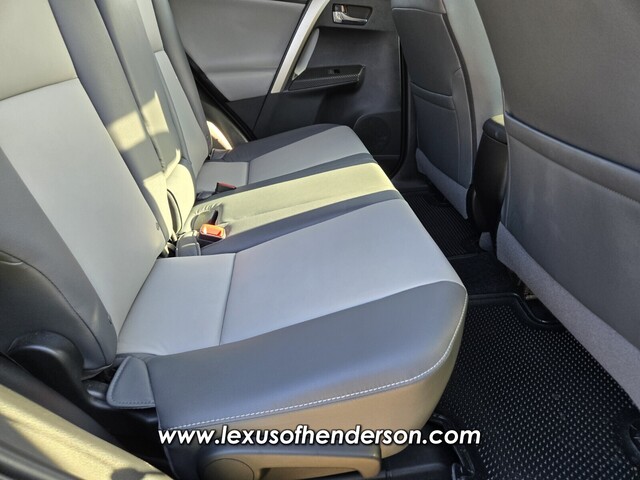 Vehicle image 16 of 34