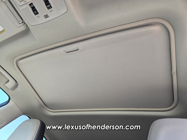 Vehicle image 12 of 34