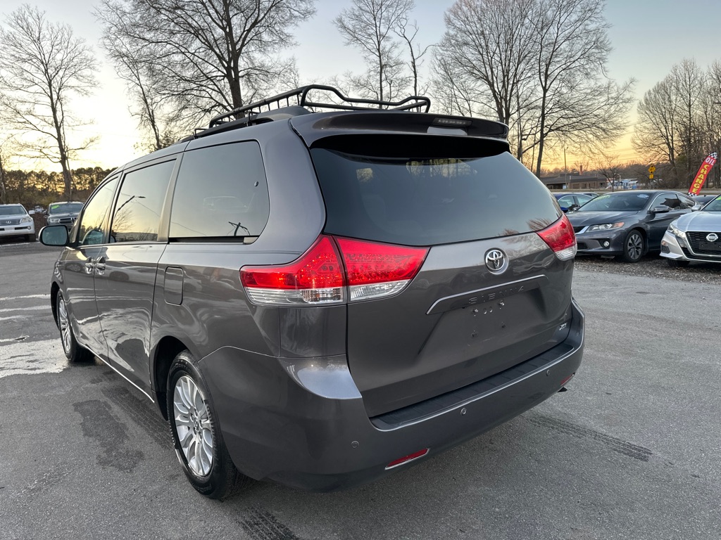 Vehicle image 7 of 35