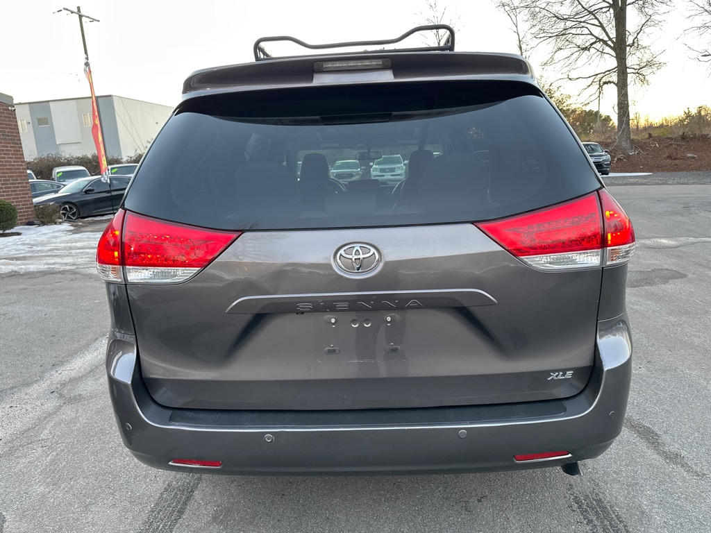 Vehicle image 8 of 35