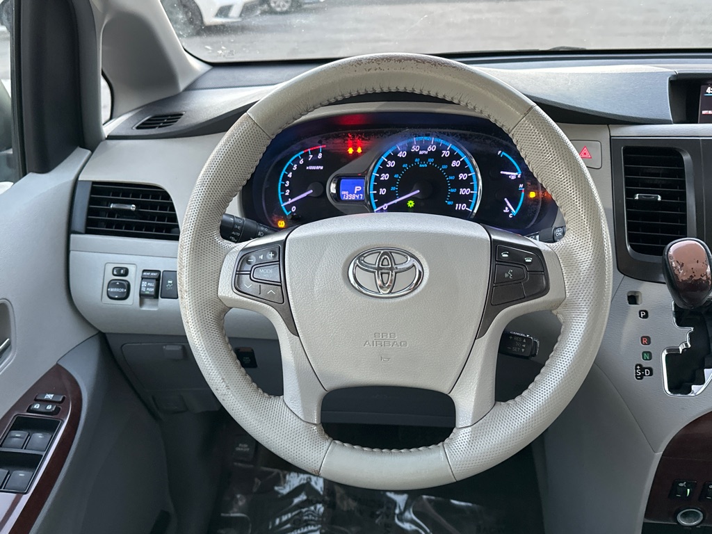 Vehicle image 26 of 35