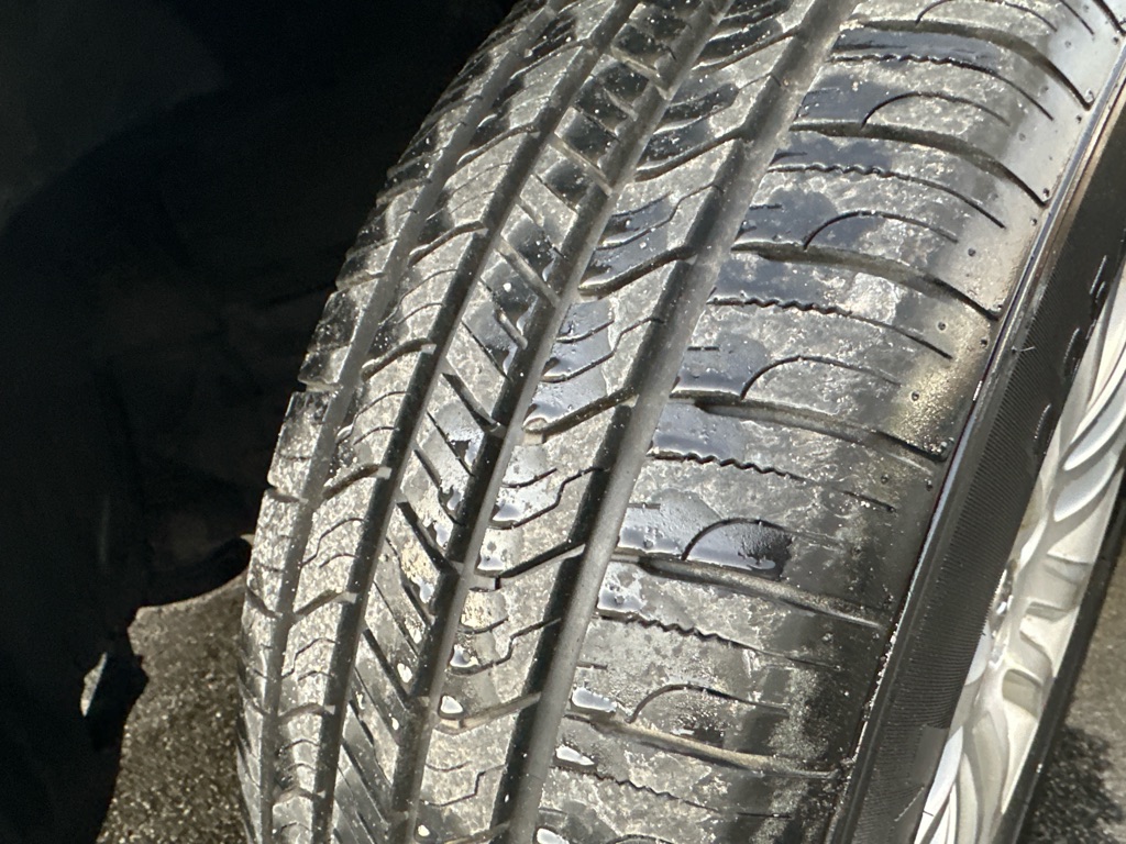 Vehicle image 33 of 35