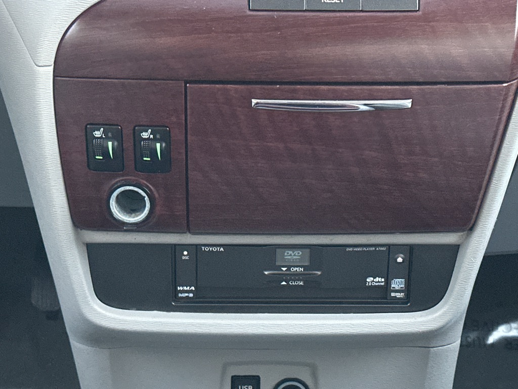 Vehicle image 31 of 35