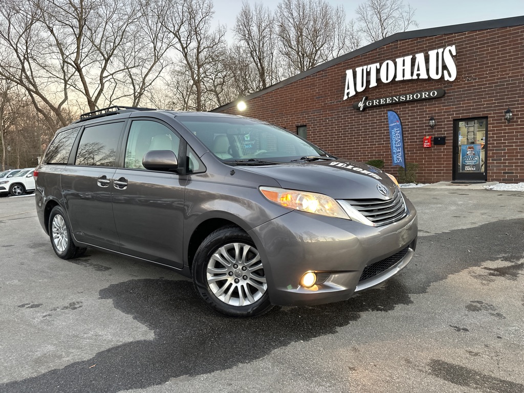 Vehicle image 4 of 35