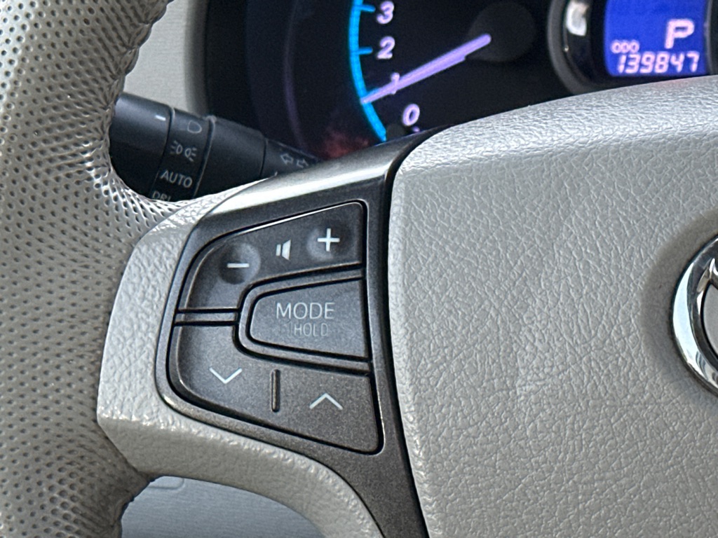 Vehicle image 28 of 35