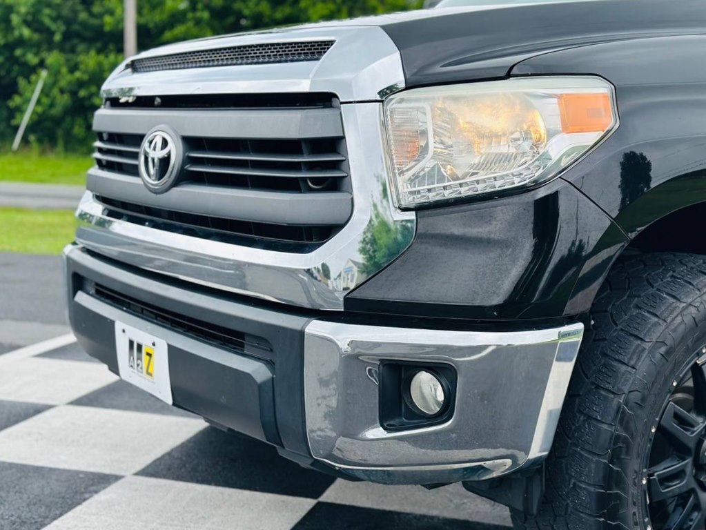 Vehicle image 10 of 55