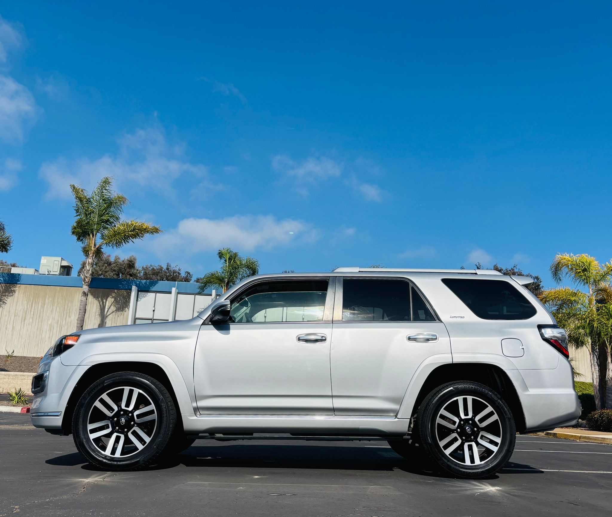 Vehicle image 9 of 24