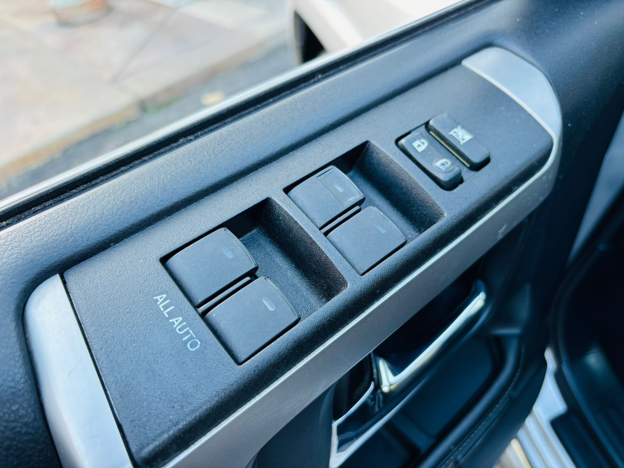 Vehicle image 22 of 24