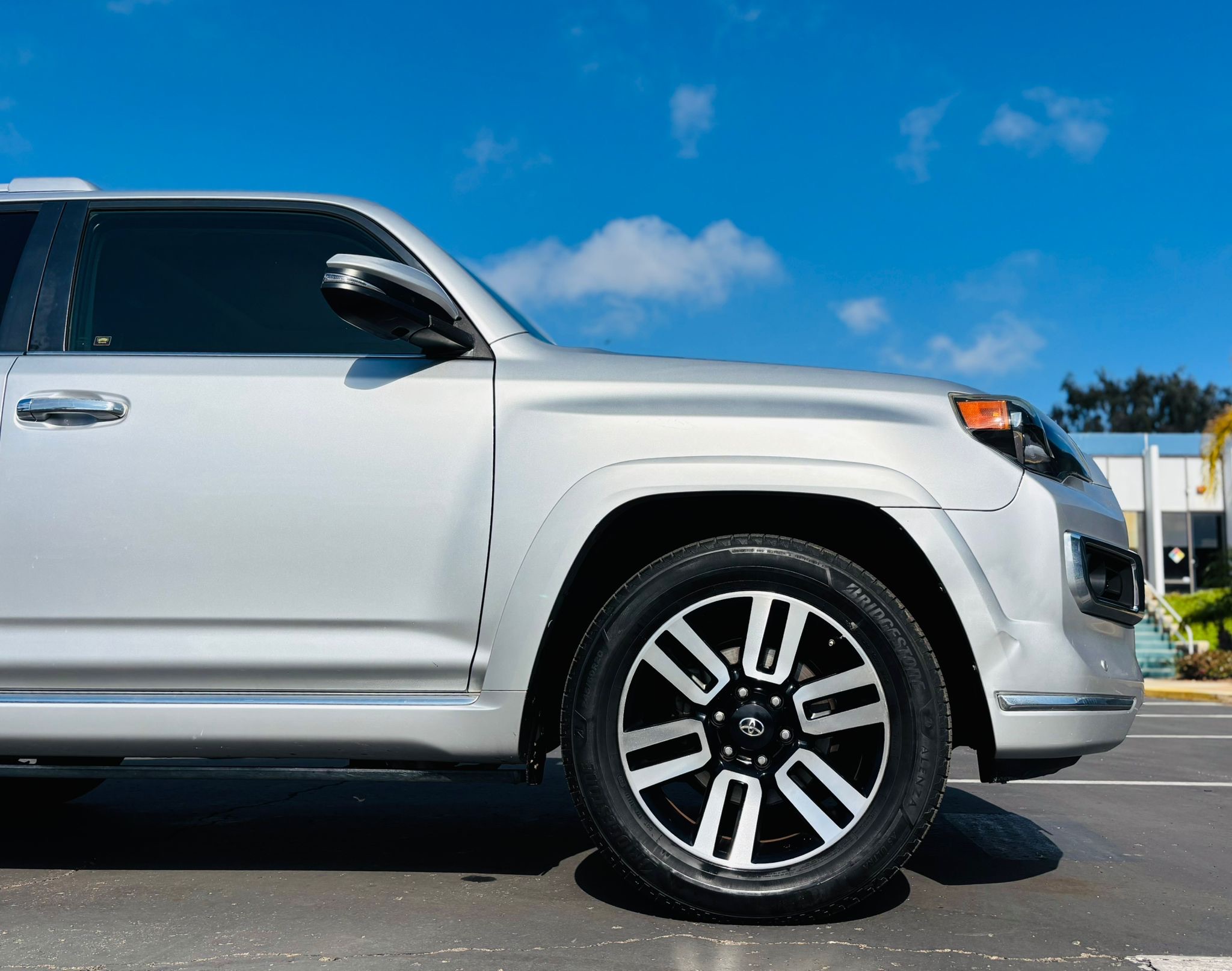Vehicle image 3 of 24