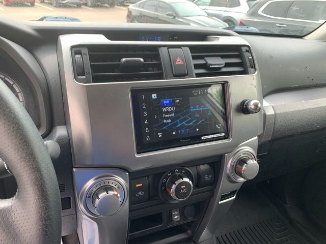 Vehicle image 29 of 38