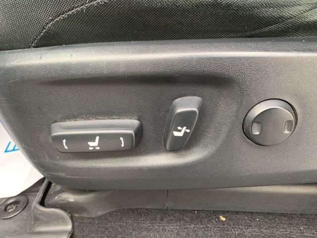 Vehicle image 19 of 38