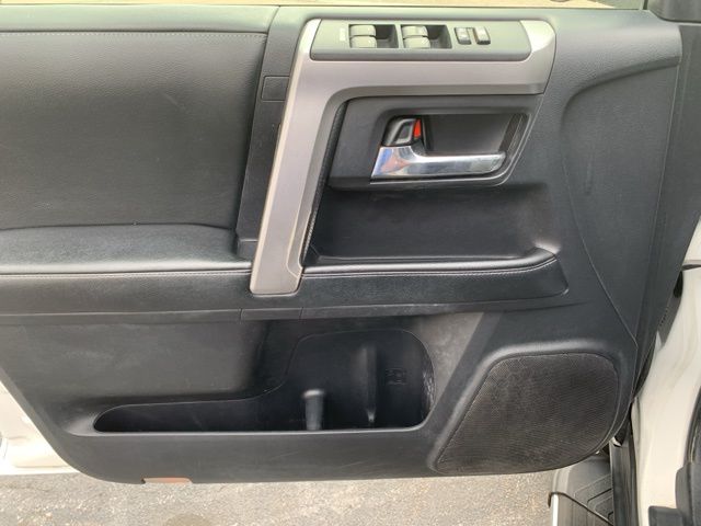 Vehicle image 16 of 38