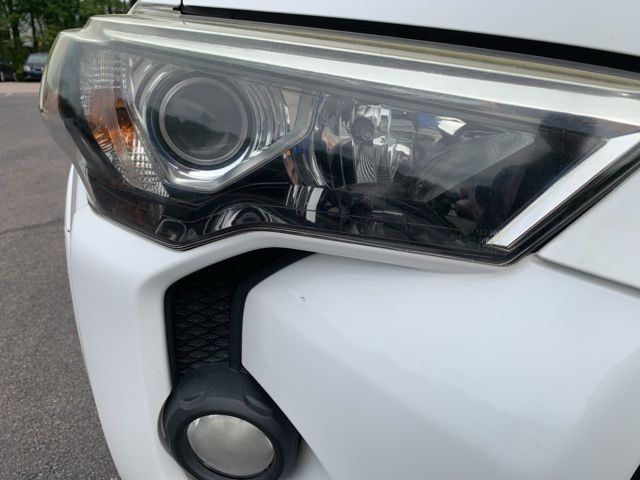 Vehicle image 9 of 38