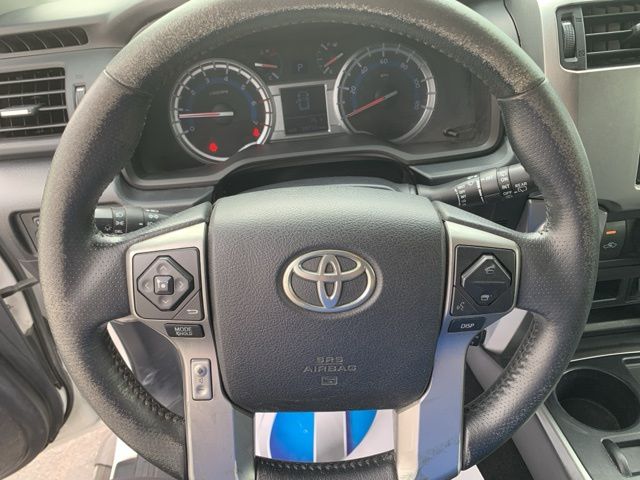 Vehicle image 21 of 38