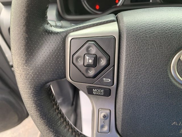 Vehicle image 22 of 38