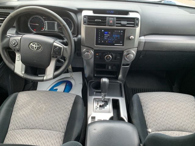 Vehicle image 33 of 38