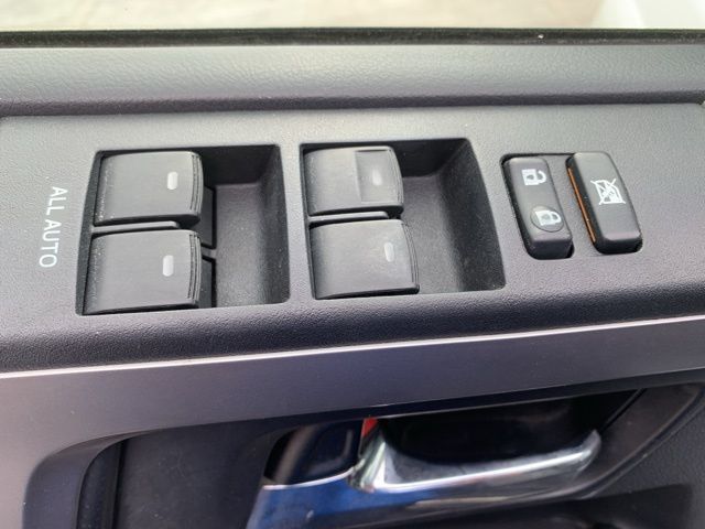 Vehicle image 17 of 38