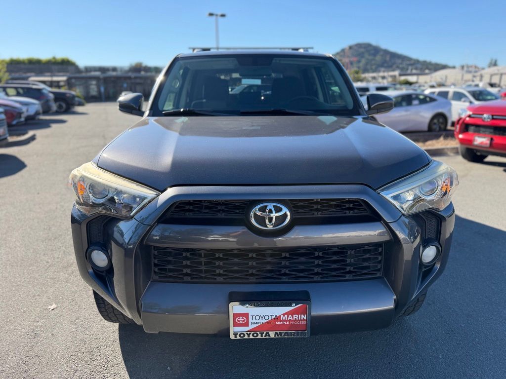 2014 Toyota 4Runner SR5 Image 3 of 31