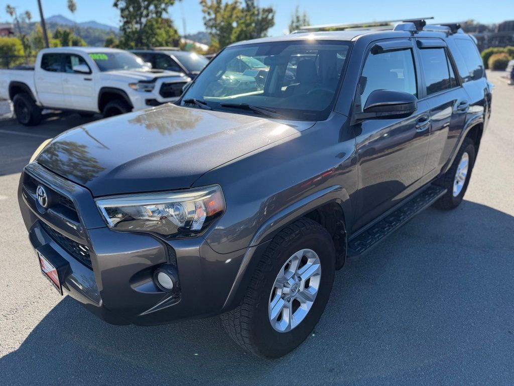 2014 Toyota 4Runner SR5 Image 2 of 31