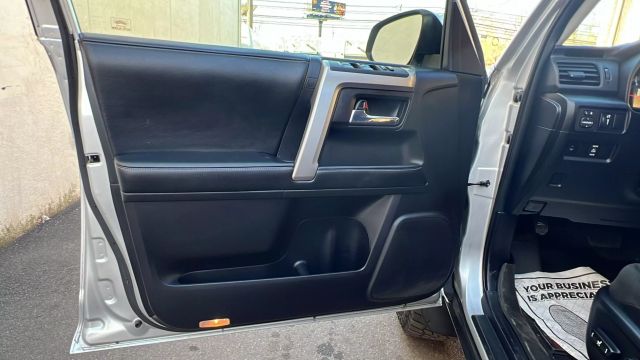 Vehicle image 23 of 35