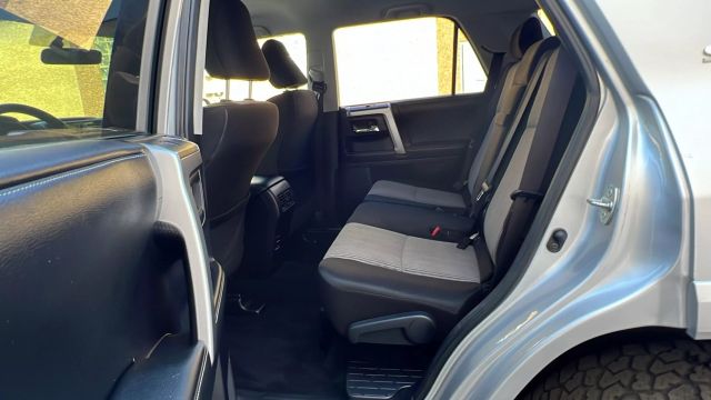 Vehicle image 29 of 35