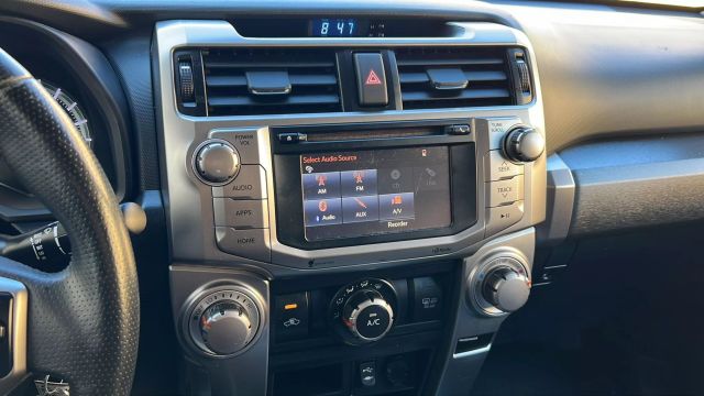 Vehicle image 17 of 35