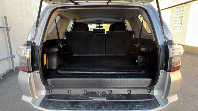 Vehicle image 10 of 35