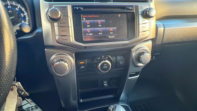 Vehicle image 19 of 35