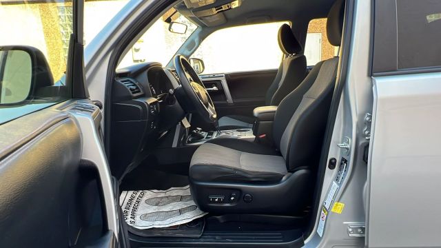 Vehicle image 28 of 35
