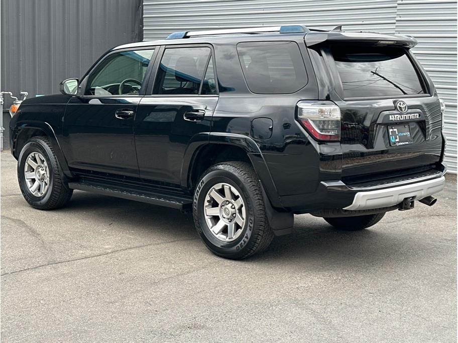 Vehicle image 9 of 27