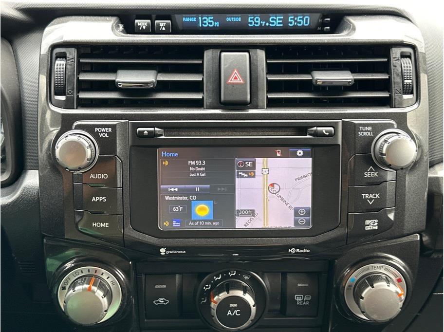 Vehicle image 17 of 27