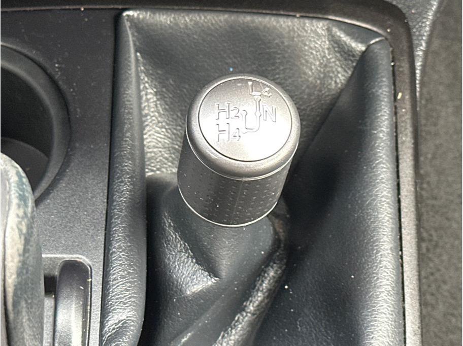 Vehicle image 20 of 27