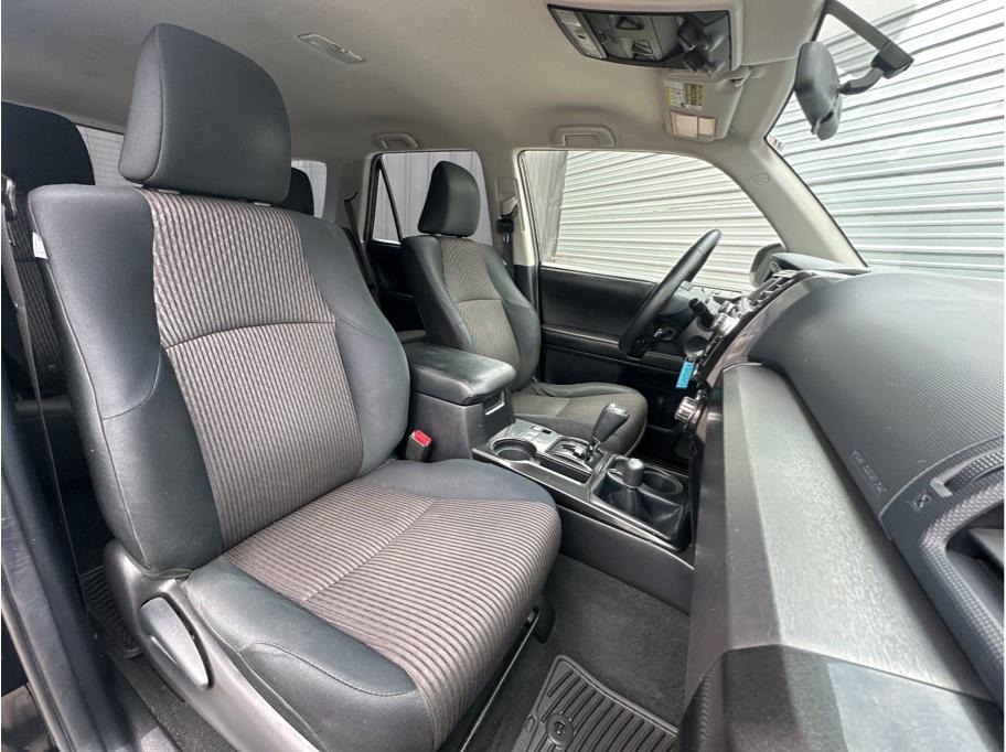 Vehicle image 12 of 27