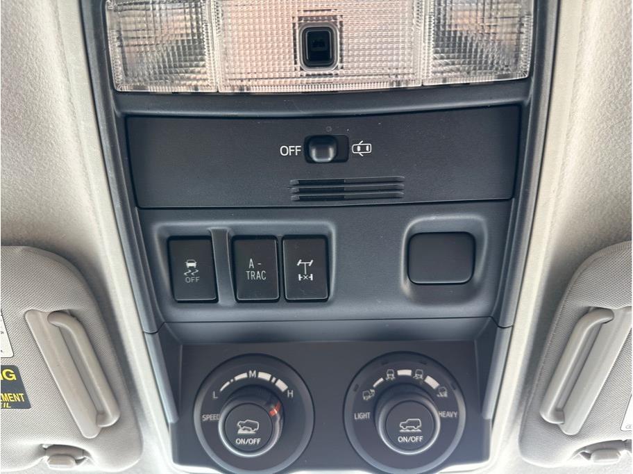 Vehicle image 21 of 27