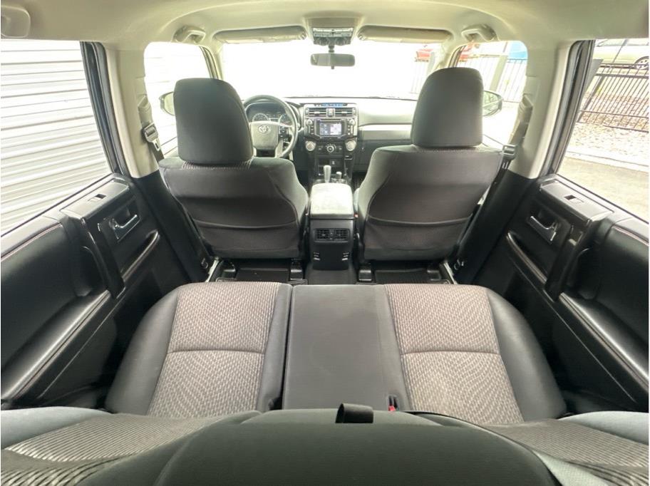 Vehicle image 24 of 27