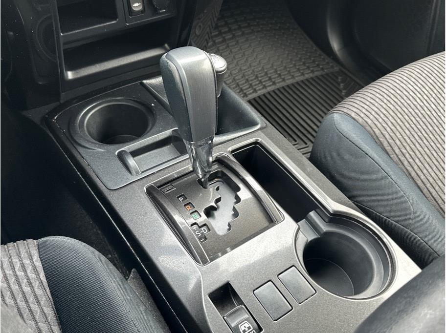 Vehicle image 19 of 27
