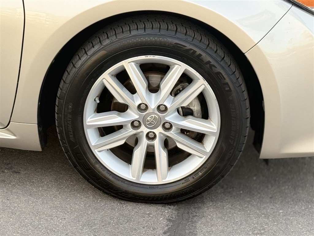 2014 Toyota Avalon XLE Premium Image 10 of 37