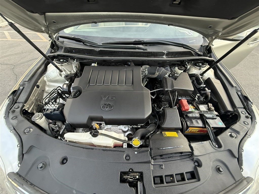 2014 Toyota Avalon XLE Premium Image 9 of 37