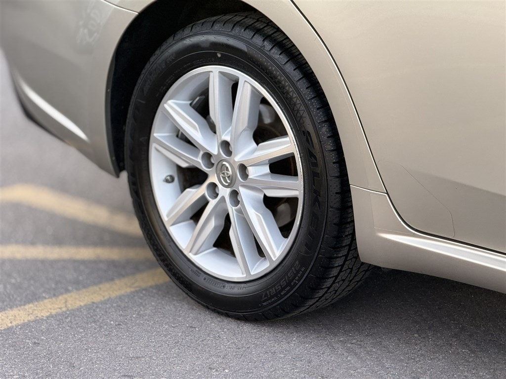 2014 Toyota Avalon XLE Premium Image 11 of 37