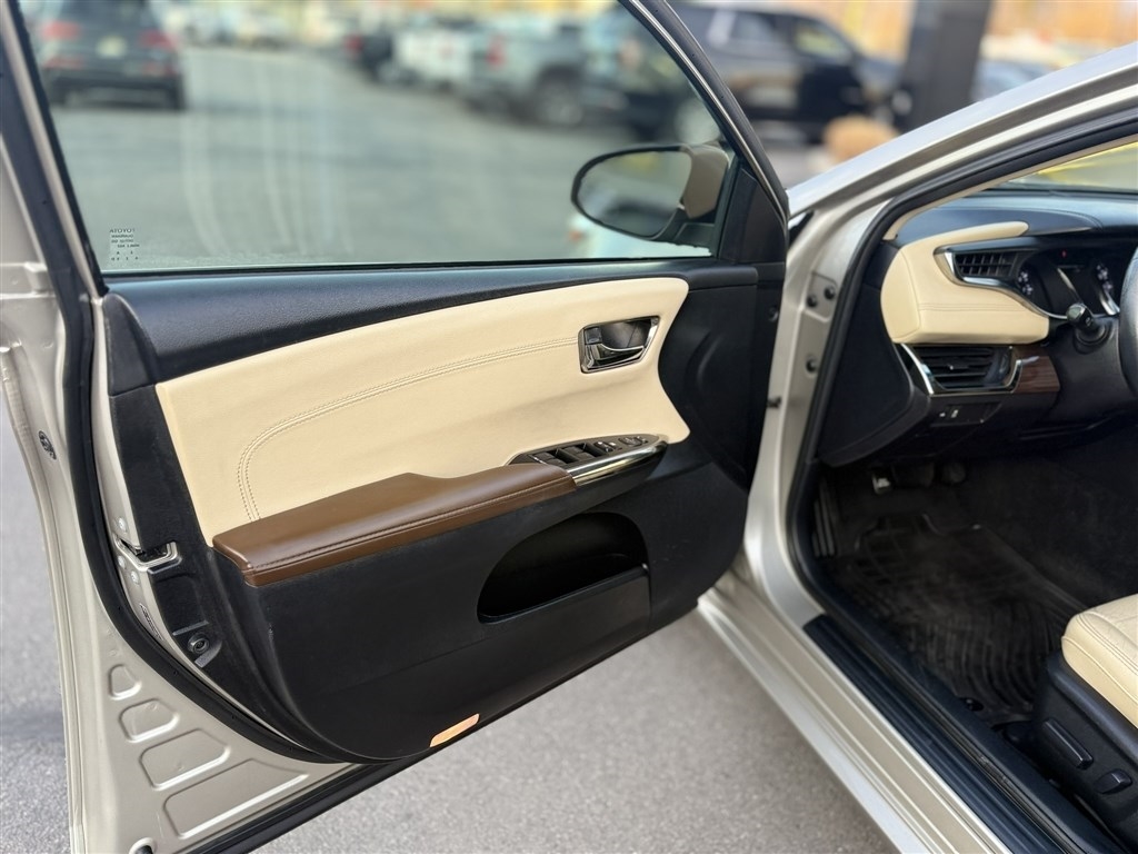 2014 Toyota Avalon XLE Premium Image 20 of 37