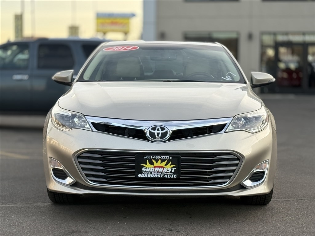2014 Toyota Avalon XLE Premium Image 2 of 37