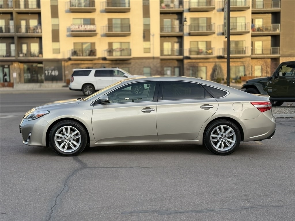 2014 Toyota Avalon XLE Premium Image 8 of 37
