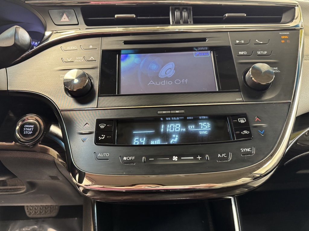 Vehicle image 33 of 35